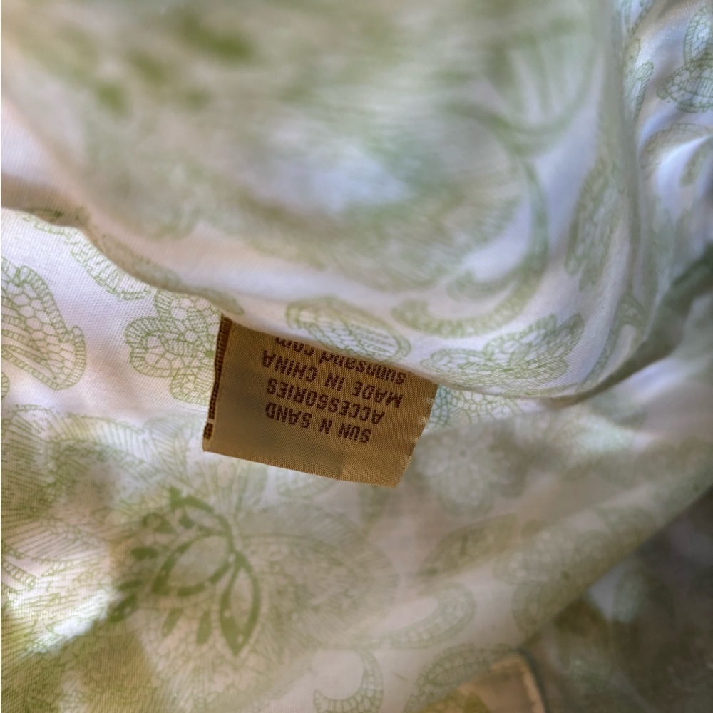 Sun and Sand Ombre Green Rattan Crochet Daisy Beachy Tote - Picture 5 of 8